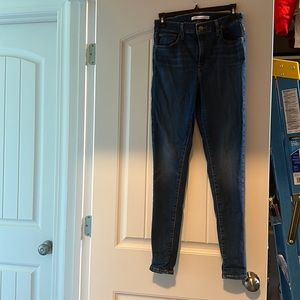 Levis 720 High Rise Super Skinny. Color Blue Size 28. Barley worn.